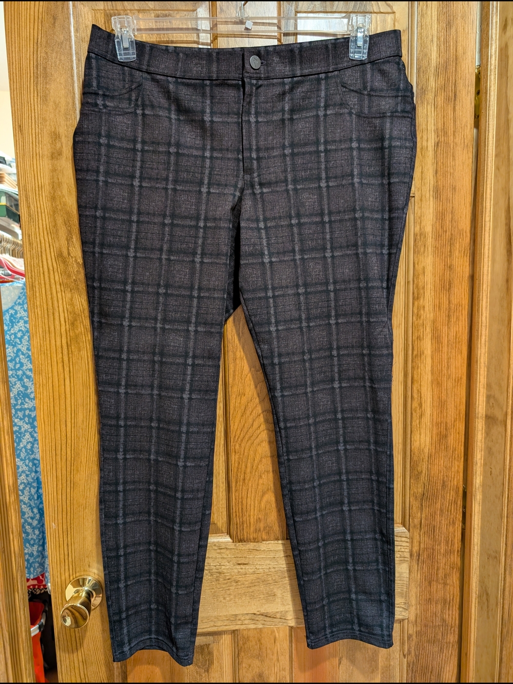 Simply Vera Vera Wang Women's Gray & Black Plaid Dress Pants